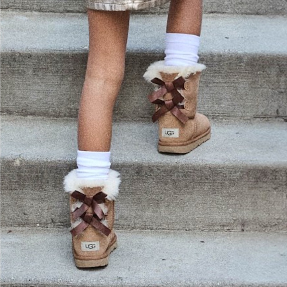 Ugg Bailey Bow Boot size 7 - Picture 3 of 6